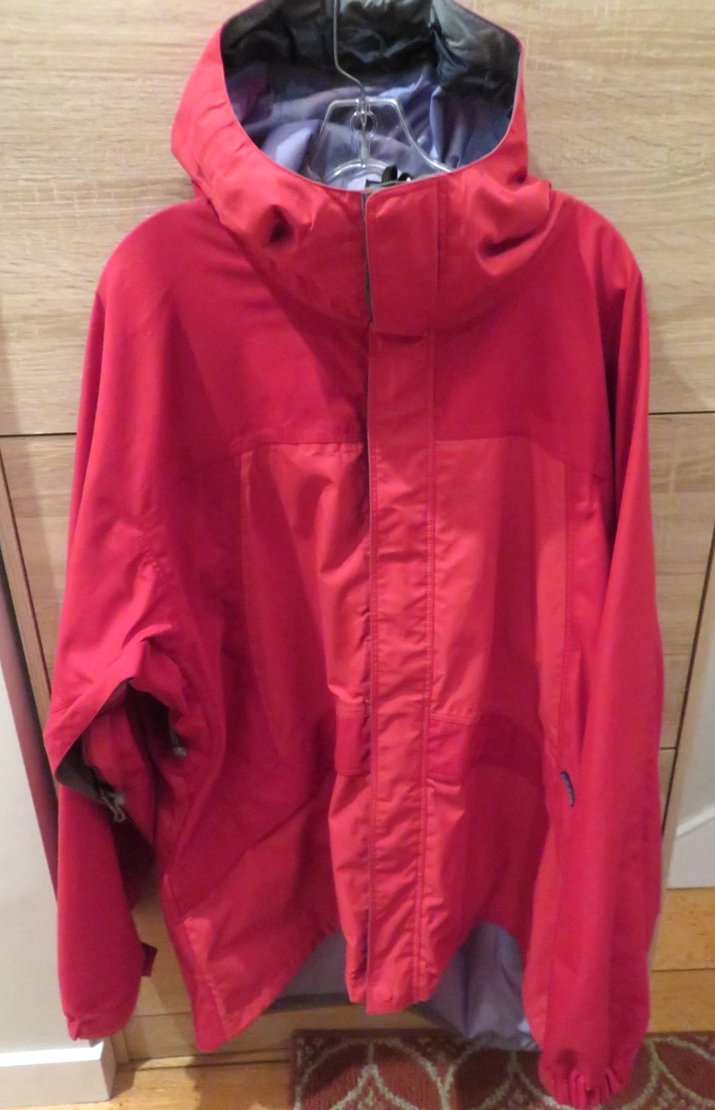 Vintage Patagonia Waterproof Storm Rain Jacket Mens XL Red Hooded Ski Snow Shell