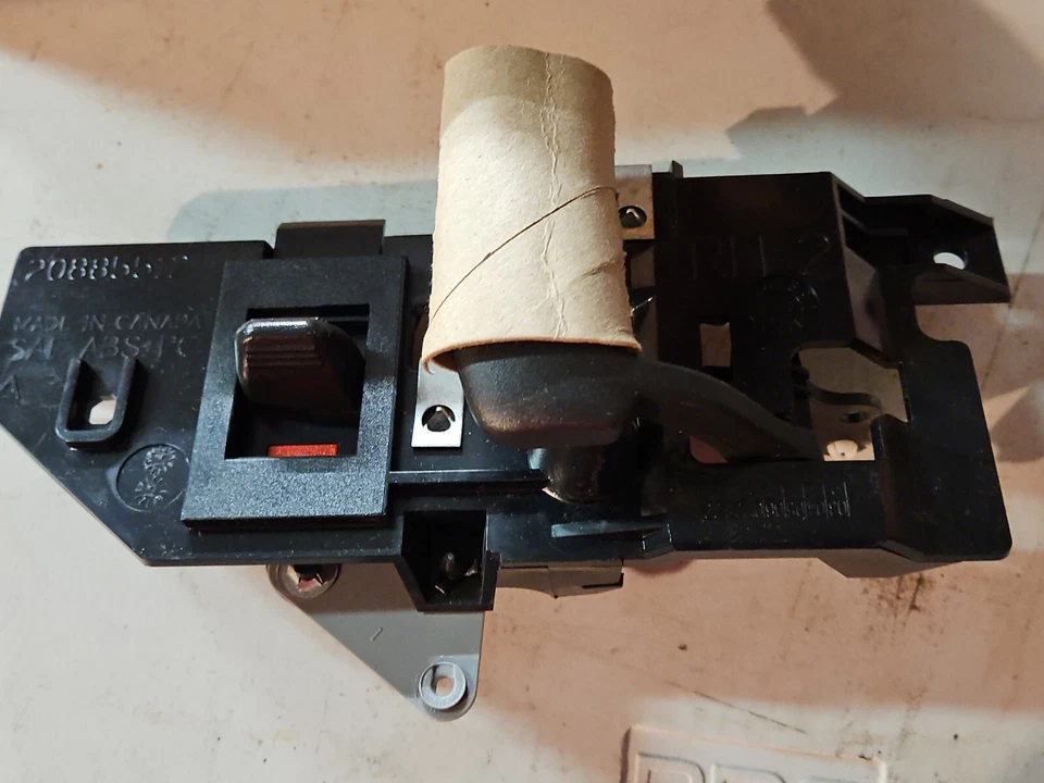 NUEVO MANIJA DE PUERTA INTERIOR DELANTERA DERECHA GM 22988510 para 03-08 CHEVY EXPRESS SAVANNA  Foto 3 de 4