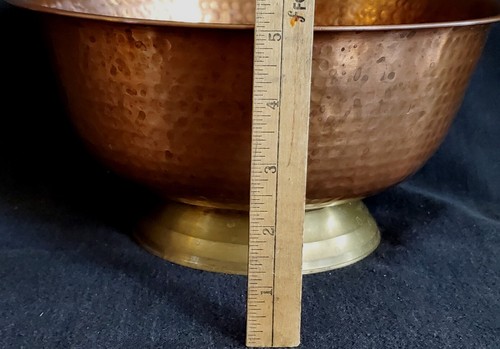 Vintage 80's Hammered Copper & Brass Footed Pedestal Bowl 10"X 5" FLAW - Picture 9 of 9