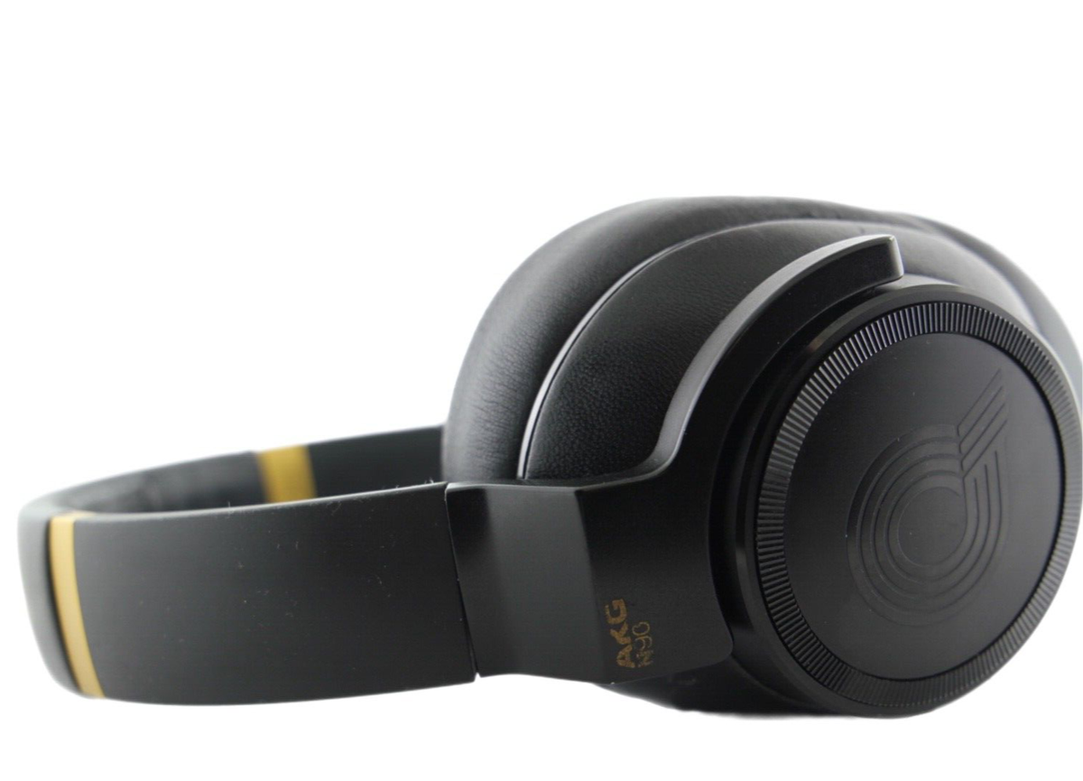AKG N90Q Reference Class Auto-Calibrating Noise Cancelling OVER