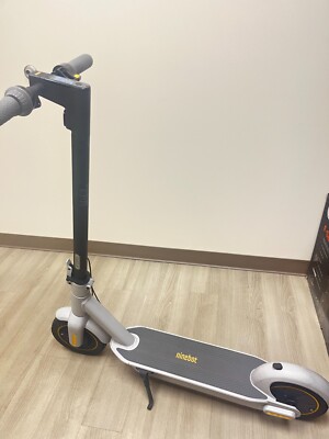 Segway Ninebot Max G30LP Electric Scooter 18.6MPH Max Speed 25-Mile (Good)