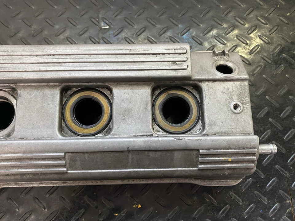 Cubierta de válvula de motor OEM 1992-1999 Toyota Celica Camry MR2 Foto 3 de 4