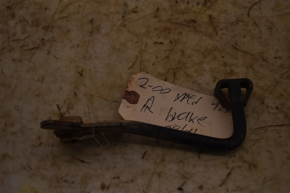 Задняя педаль тормоза 2000 Polaris Xpedition 425 1012991-067 - Изображение 2 из 3