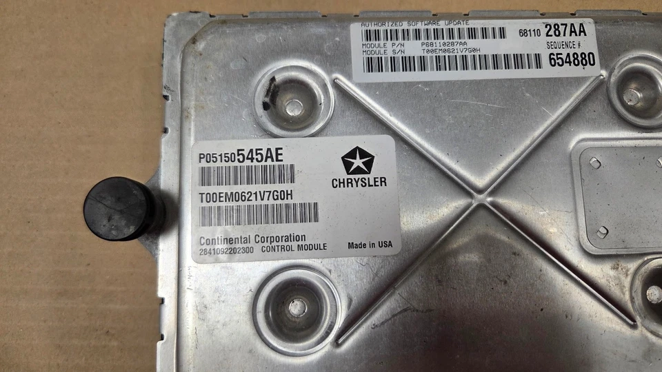 Dodge Charger Chrysler 300 2011, módulo de control ECM del motor, P05150545AE Foto 4 de 4