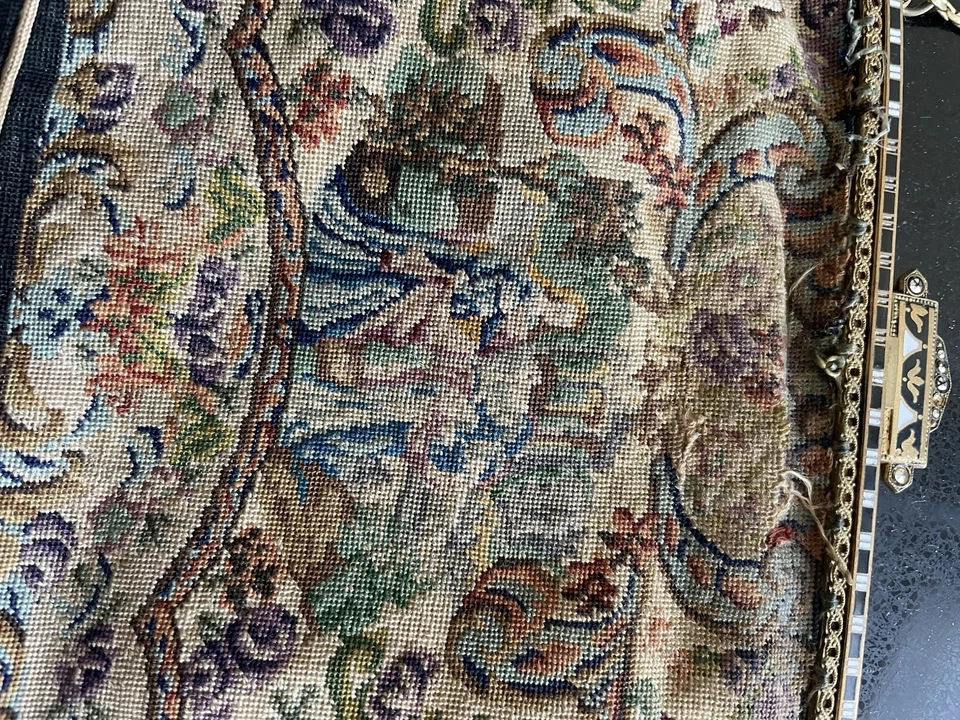 Linda bolsa de noite antiga dourada com moldura de idade bordada tapeçaria - Imagem 3 de 4