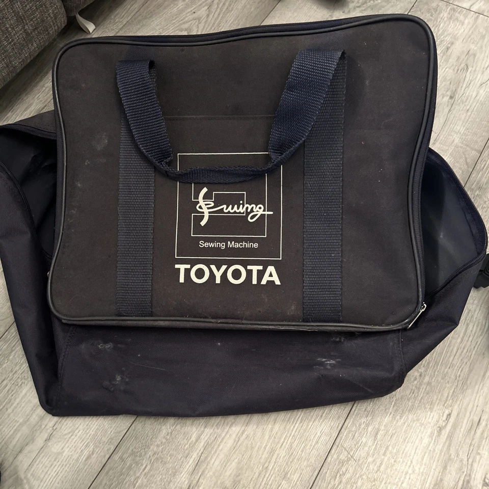 Toyota RS2000 Sewing Machine with Foot Pedal and Manual - Image 4 of 4