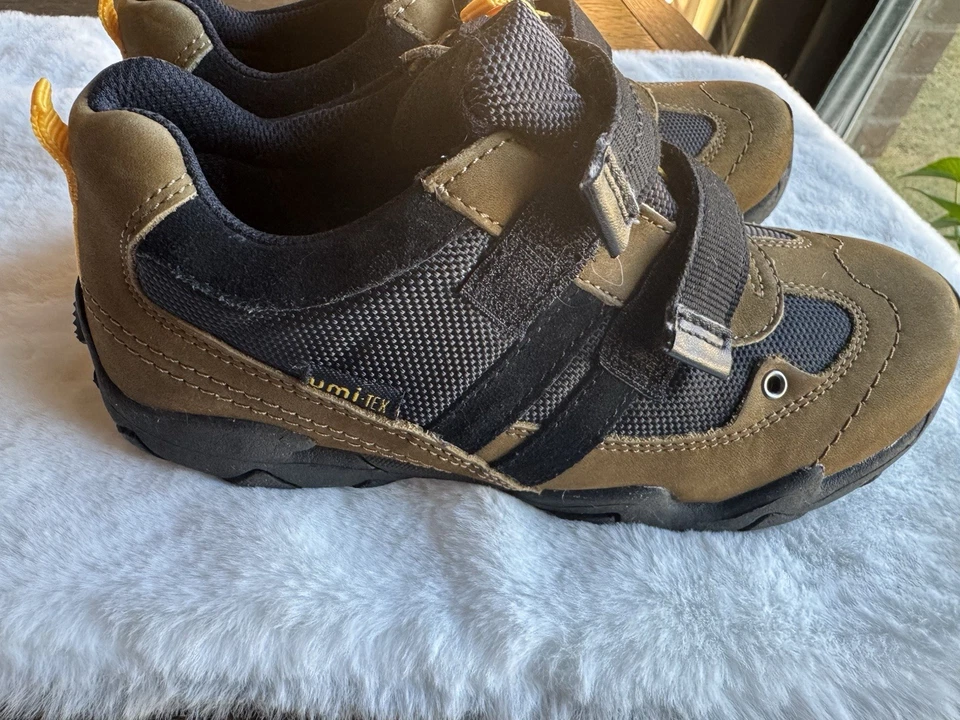 Zapatos Umi Niños Talla 1.5 Marrón Y Amarillo Fácil Cierre Foto 3 de 4