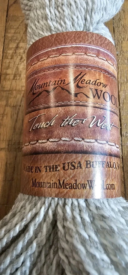 Hilo Mountain Medow 100 % lana 1 madeja MALEZAS EN YESO 3562 NUEVO CON ETIQUETAS Foto 3 de 3