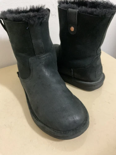 Stivali Ugg donna neri pelle scamosciata corti classici sequoia misura 8 euro 39