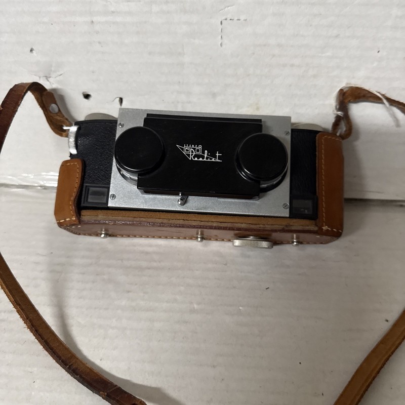 David White Stereo Realist 35mm 3D Film Camera #A35200 – f/3.5 Lens – Untested –