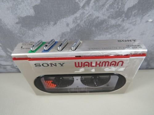 Lecteur de cassette vintage Sony WM-10 Walkman pièces métalliques ou projet de restauration