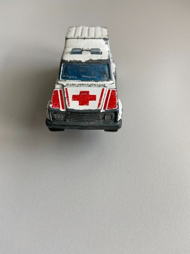 MAJORETTE Ambulanza n.269 Jeep Wagoneer Ambulance Scala 1:64 Made in France - Foto 11 di 11
