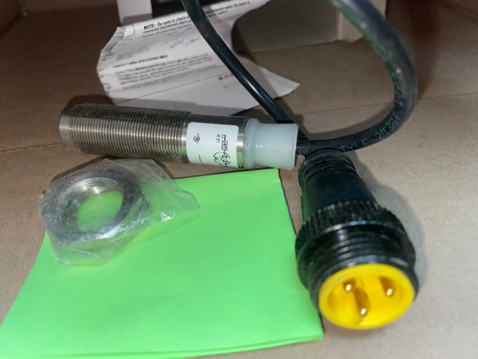 NEW Eaton Cutler Hammer E58-18DP50-ELPB 2-IN Photoelectric Sensor E5818DP50ELPB - Image 4 of 4