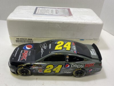 RARE! HAMILTON COLLECTION #24 JEFF GORDON 2013 PEPSI MAX CHEVY SCULPTED CAR