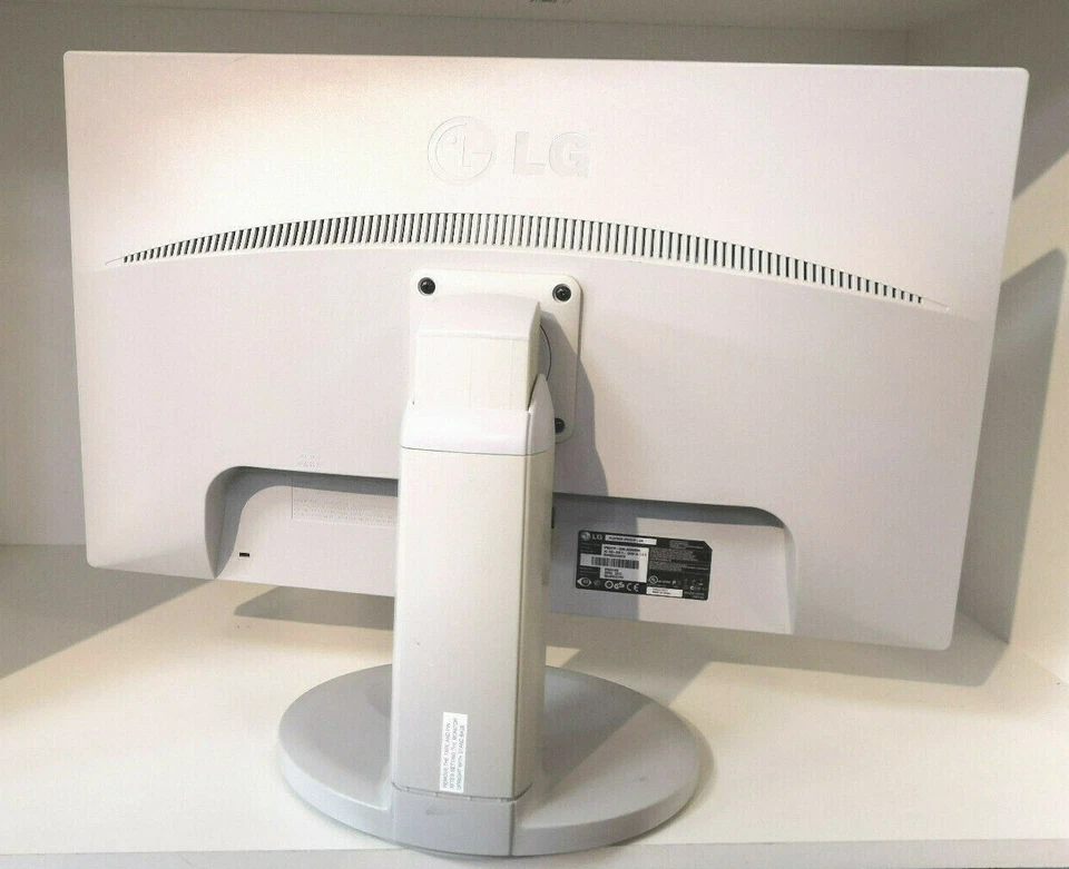 LG IPS231P - GN 23"  LED Monitor 1920x1080 VGA DVI IPS Lautsprecher Weiß / Grau - Bild 4 von 4