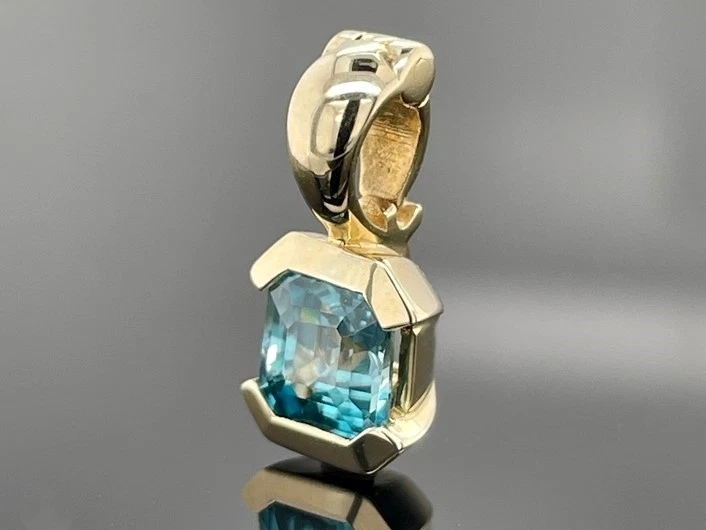 ANHÄNGER AUS 375/- GELBGOLD MIT  ZIRKON FACETTENREICH SCHMUCKJAGD - Bild 4 von 4