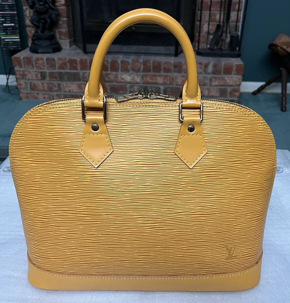 Louis Vuitton Alma PM Handbag Yellow EPI Leather Bag M52149 - EXCELLENT