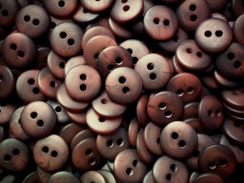 Buttons 11mm 18L Mid Brown 2 Hole Quality Satin Finish Shirt Small Button (Z227) - Picture 2 of 24