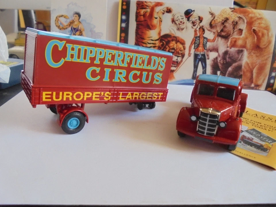 Camion BEDFORD articulé  cirque chipperfields - Photo 2/4