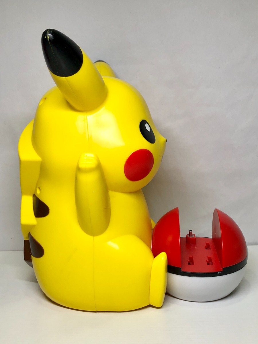 Pokemon Nintendo DSi Hori Pikachu Pokeball Charging Stand