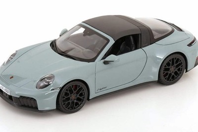 Porsche 911 Targa (1/18マイスト) 2台 Maisto Porsche 911 992.2 Targa 4 GTS Hybrid Gray Green 1:18 | eBay