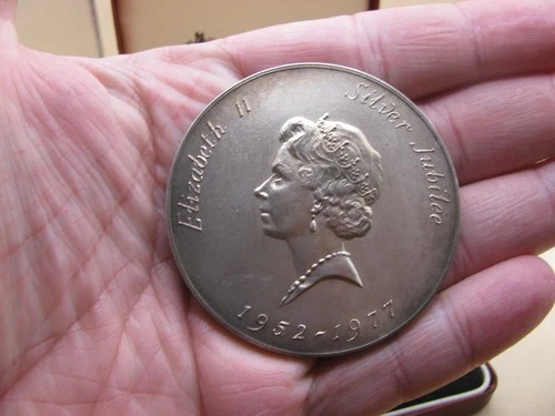 COINS BULLION 1977 Spink & Son Royal Jeweller Oversized Silver Proof #B295