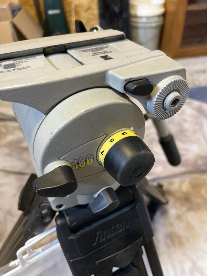 Used Vinten Vision 100 Fluid Head Tripod 3 Stage Carbon - Image 2 of 3