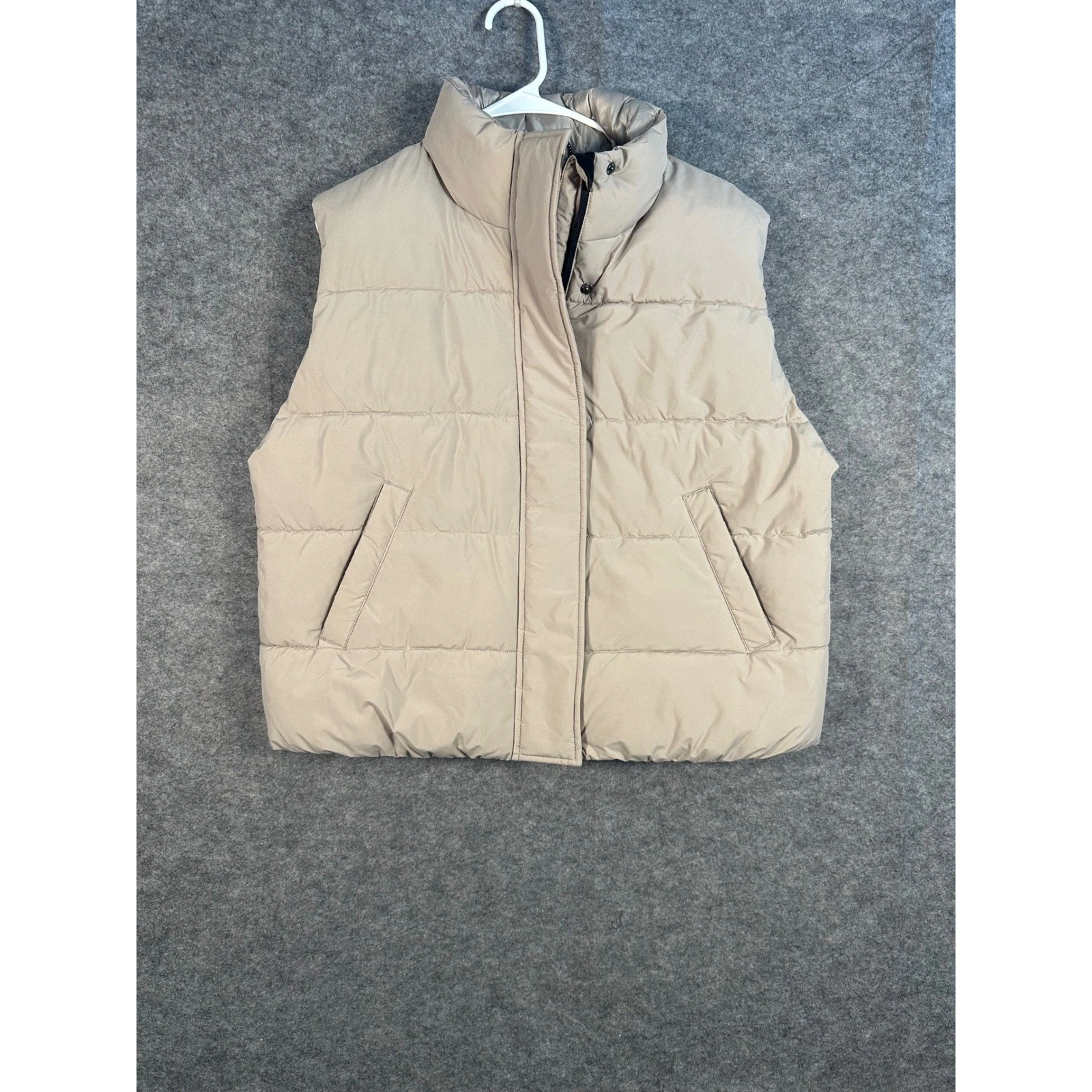 HFX Outdoors Mens Puffer Vest Medium M Beige Sleeveless Padded Casual Warm
