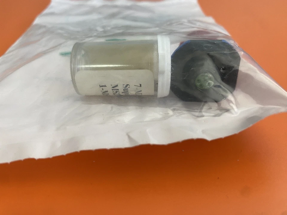 Souriau Circular MIL Spec Connector 6P D38999/24WA35SA - Image 4 of 4