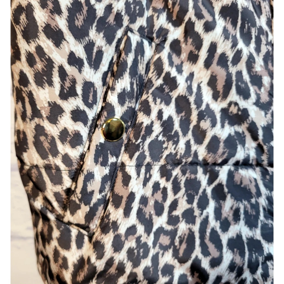 STYLE & CO. Chaleco acolchado para mujer talla PM marrón estampado animal cremallera bolsillos a presión Foto 4 de 4