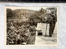 ORIGINAL WW2 LARGE FORMAT PRESS PHOTO OF MICKEY ROONEY ENTERTAINING THE 7TH ARMY
