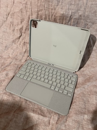 Logitech Combo Touch Keyboard Case for 11" Apple iPad Pro 1st/2nd/3rd Gen - Sand - 第 2/5 張圖片