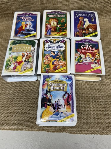 Disney Lot - VHS, Figures, Watches, Cups, - Lion King, Pocahontas, Bambi - Picture 9 of 23