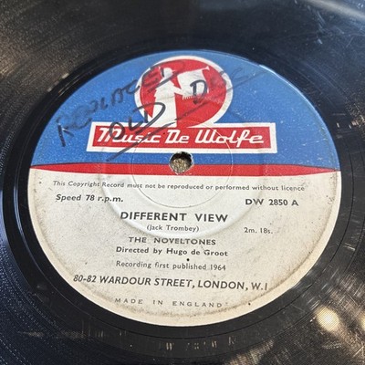 1964 10'' 78 THE NOVELTONES - DIFFERENT VIEW / PENNY'S THEME - MUSIC DE WOLFE