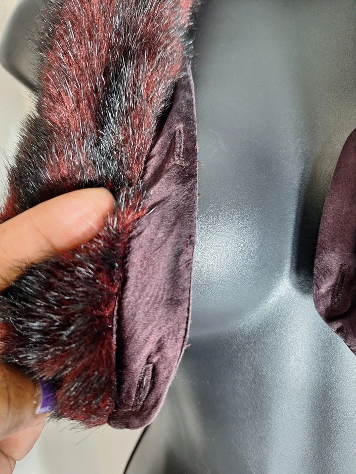 De colección Años 80 Imitación Piel Cuello Envoltura Borgoña y Negro Cierre Botón Mob Esposa Dinero Antiguo Foto 3 de 4