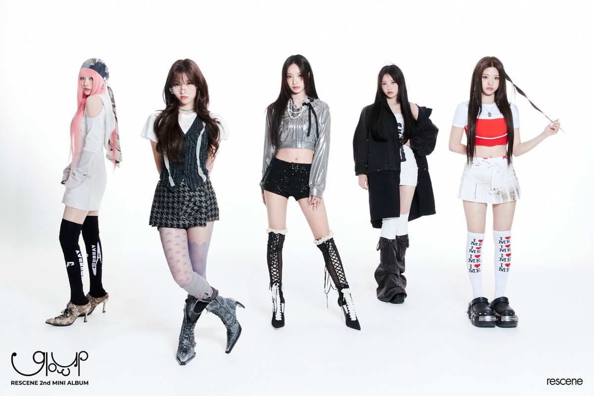 RESCENE 2nd Mini Album Glow Up QR Ver. QR Card + Member/Unit/Group
