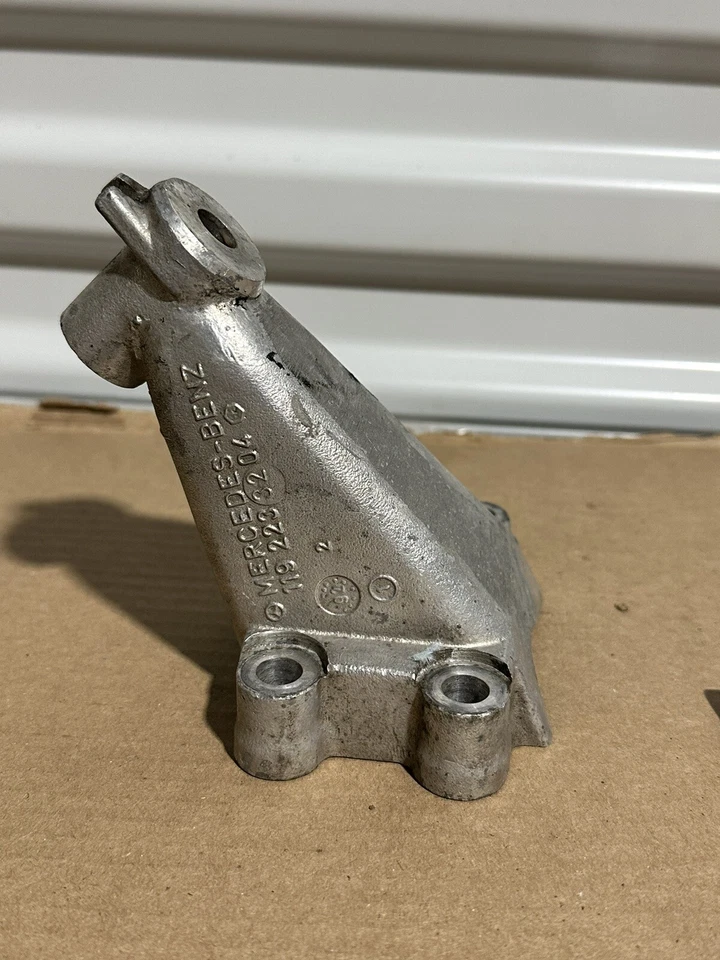 94 1994 95 1995 MERCEDES BENZ E420 E 420 ДВИГАТЕЛЬ КРЕПЛЕНИЕ КРОНШТЕЙН ЛЕВАЯ СТОРОНА - Изображение 2 из 4