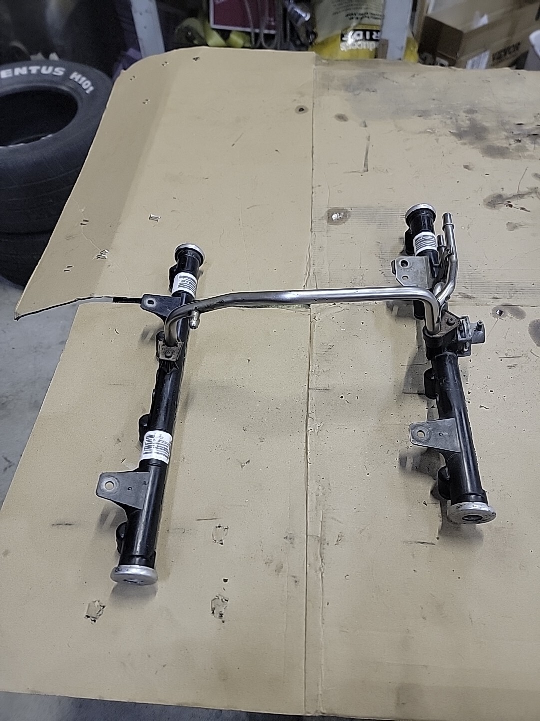 OEM Delphi Fuel Rails; Silverado Sierra 4.8 5.3 6.0 LS1 LS2 LS6 LQ9 LQ4