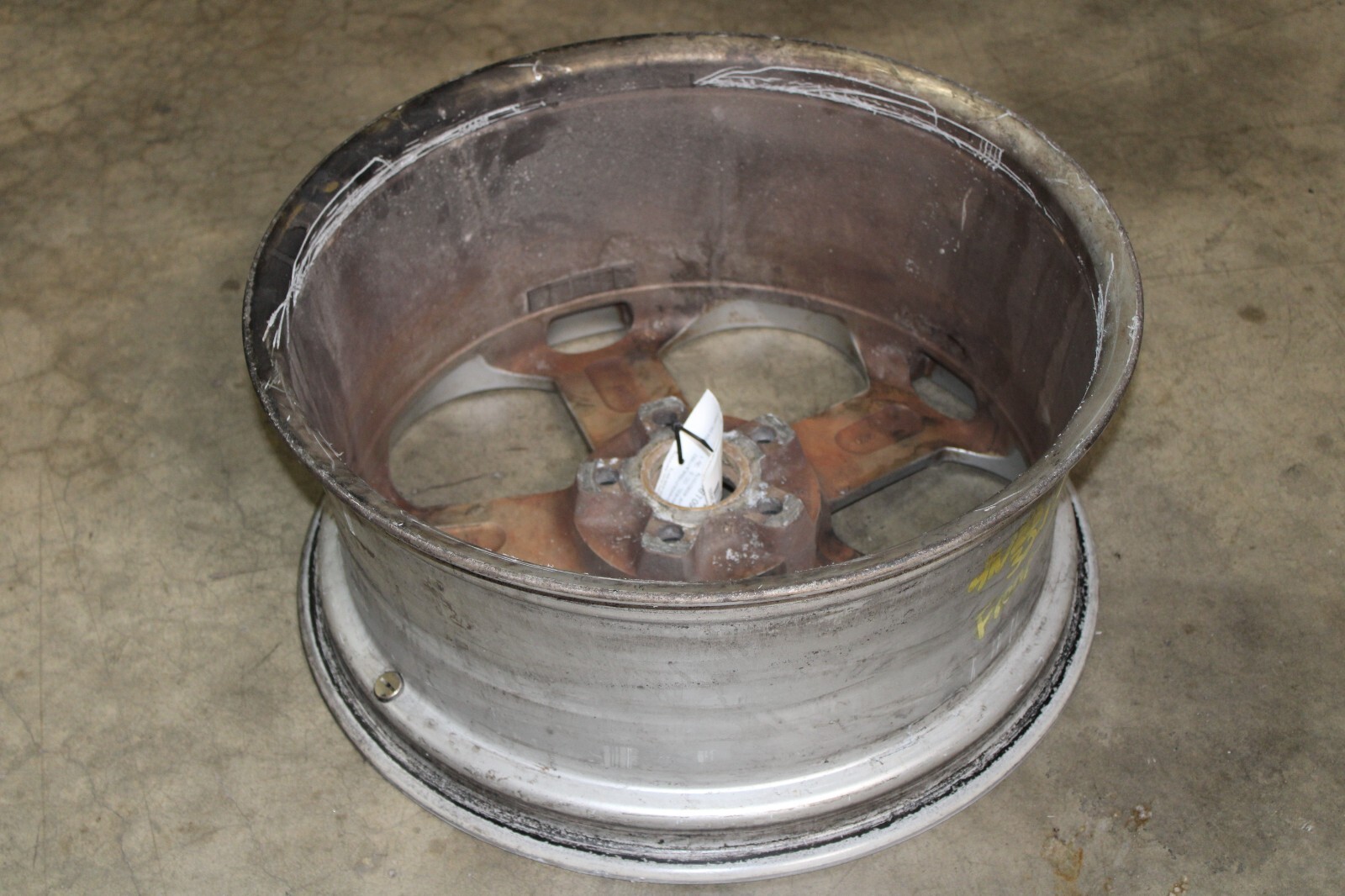Lamborghini Gallardo, Front Wheel, Some Burn Dmg, Used, P/N 400601017k