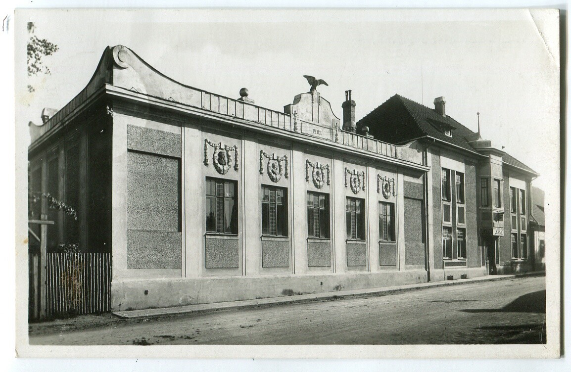 Foto 1 di 2