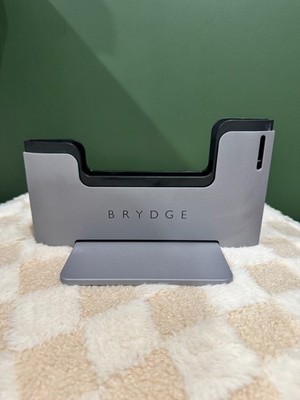 Brydge MacBook Vertical Dock for 13'' MacBook Pro - BRY13MBP - Working