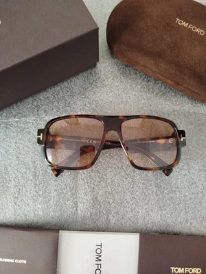 occhiali da sole tom ford Modello FT Turner 1101-58-140 Colore 52F. - Imagen 1 de 4