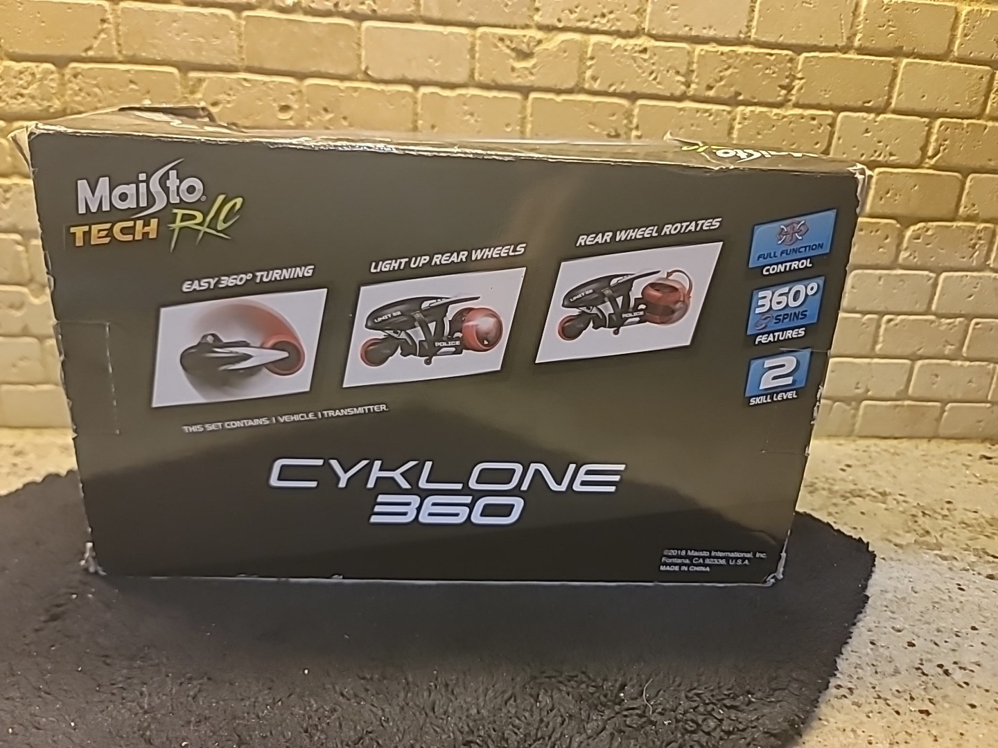 Maisto Tech R/C Street Series Remote Control Police Cyklone 360 Cycle Bike 27mhz