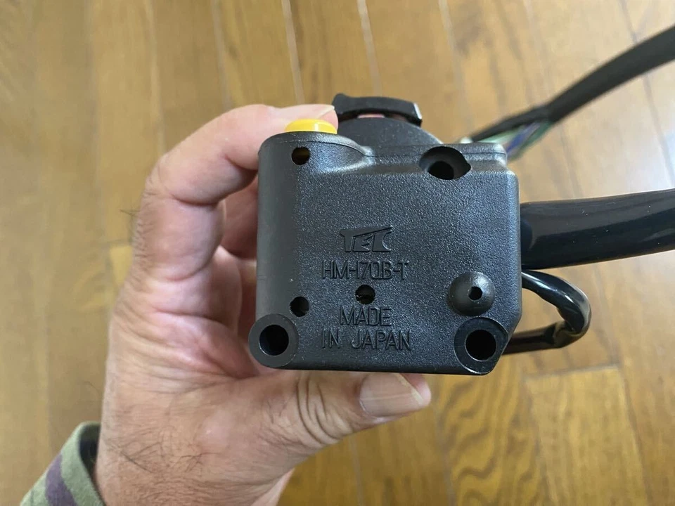 Interruptor de manillar genuino HONDA CB750F CB900F CB1100F sin tornillo Foto 4 de 4