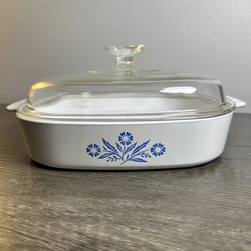 Vintage Corning Ware Blue Cornflower A-10-B 2.5L Casserole w Pyrex Lid A-12-C
