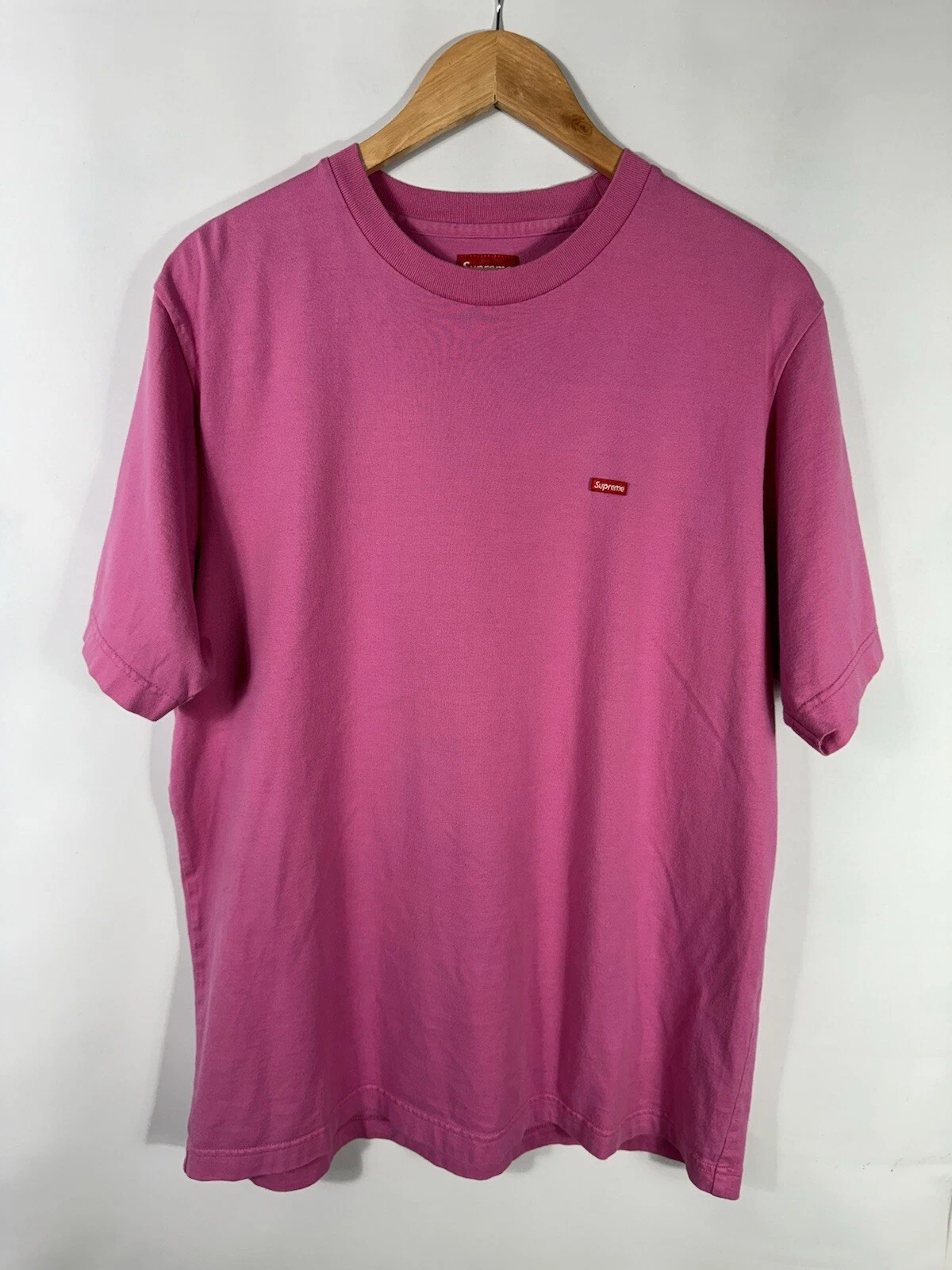 T shirt homme Supreme grand rose manches courtes col ras du cou petit logo