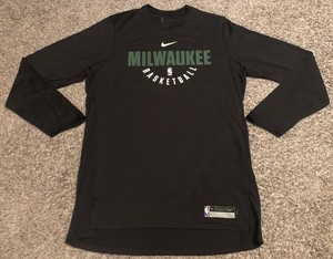 bucks sleeved jersey