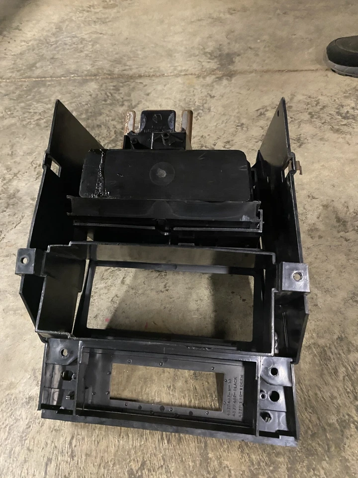 1989 Chrysler Lebaron Bezel+Cup Holder Assembly ships FRee !!!!!! Foto 4 de 4