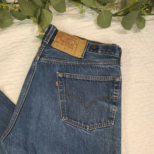 VTG Levi's Men's Blue Denim Jeans Style 501xx Size 42/38 Made in USA Button Fly - Picture 2 of 10