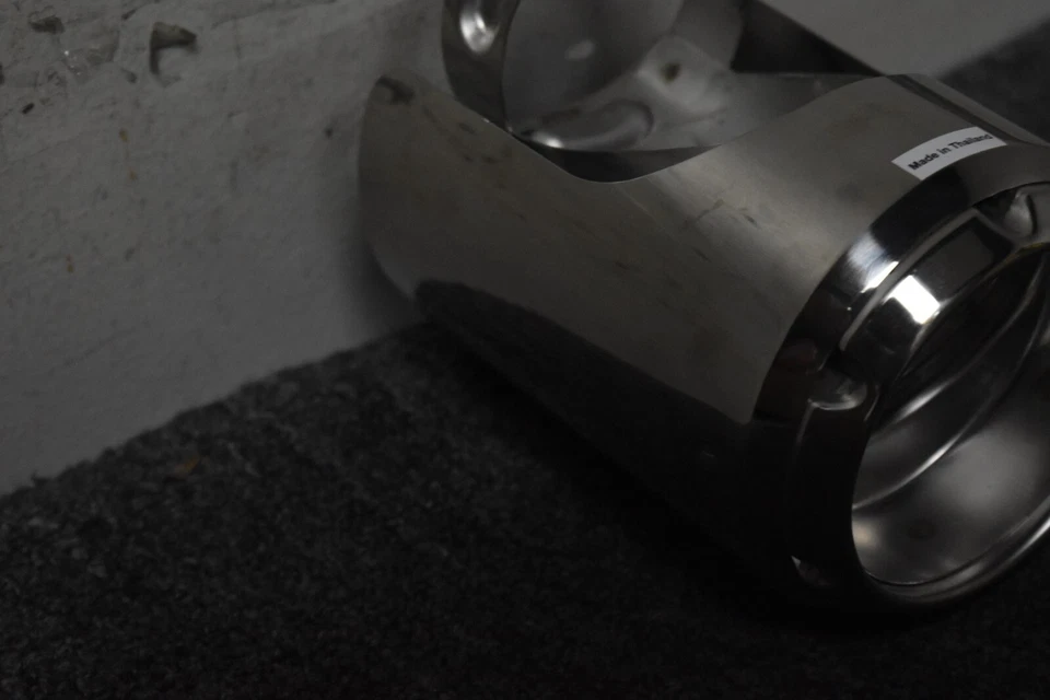 2017-2020 HONDA CR-V EX EXHAUST FINISHER FACTORY OEM - Image 3 of 4